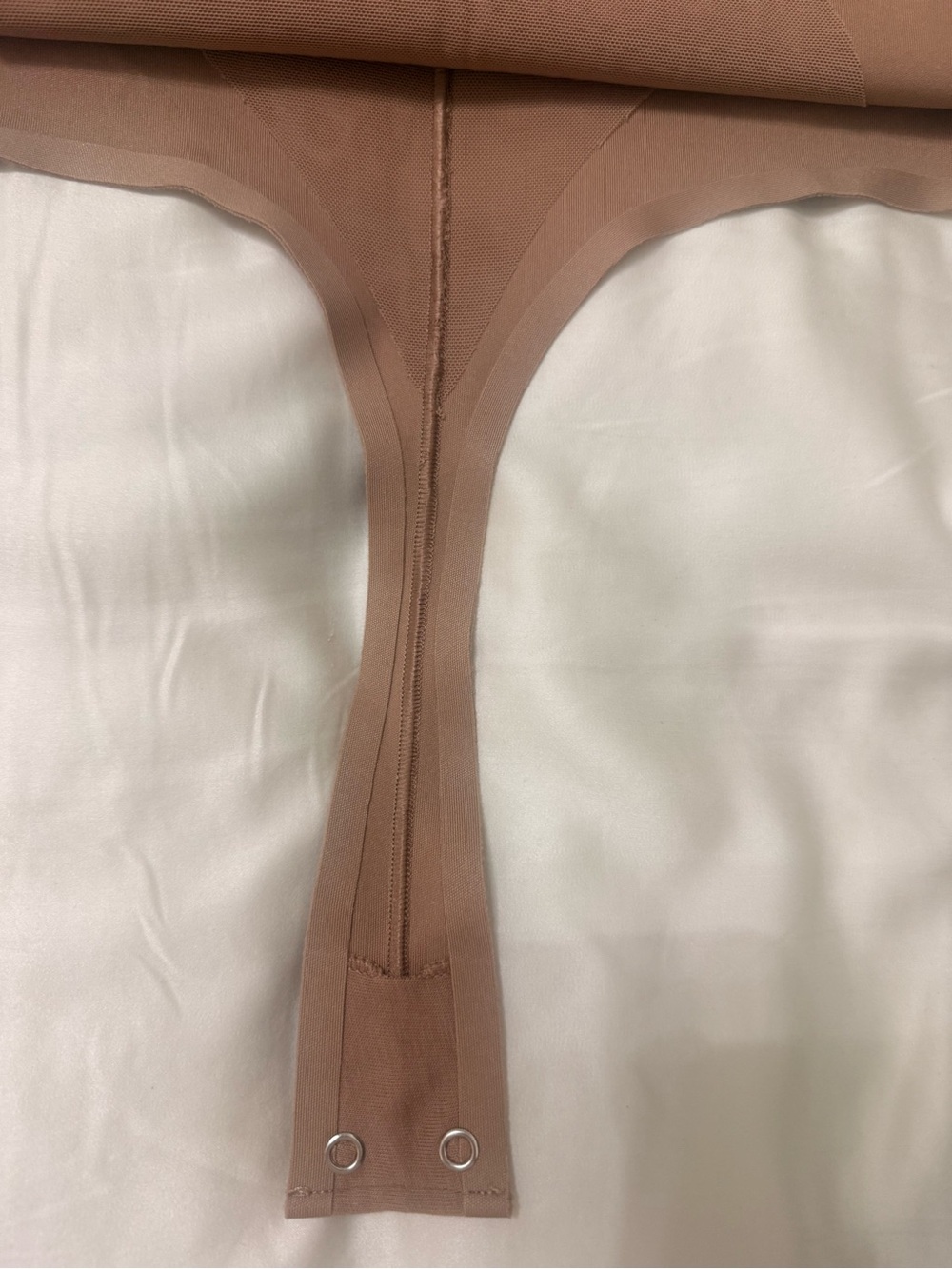 SKIMS Seamless Sculpt Thong Bodysuit Shapewear Nude/Tan Size Small - Picture 9 of 9